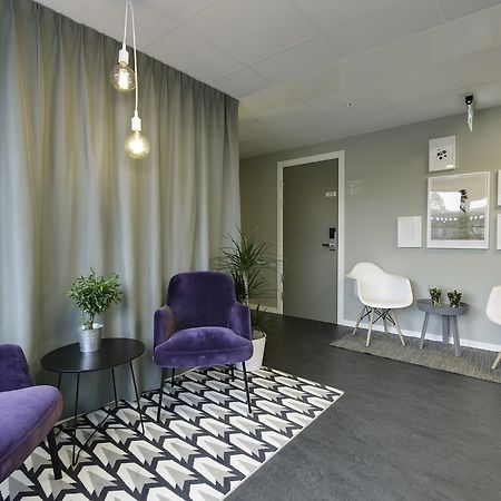 Hotell Eken Moelndal エクステリア 写真