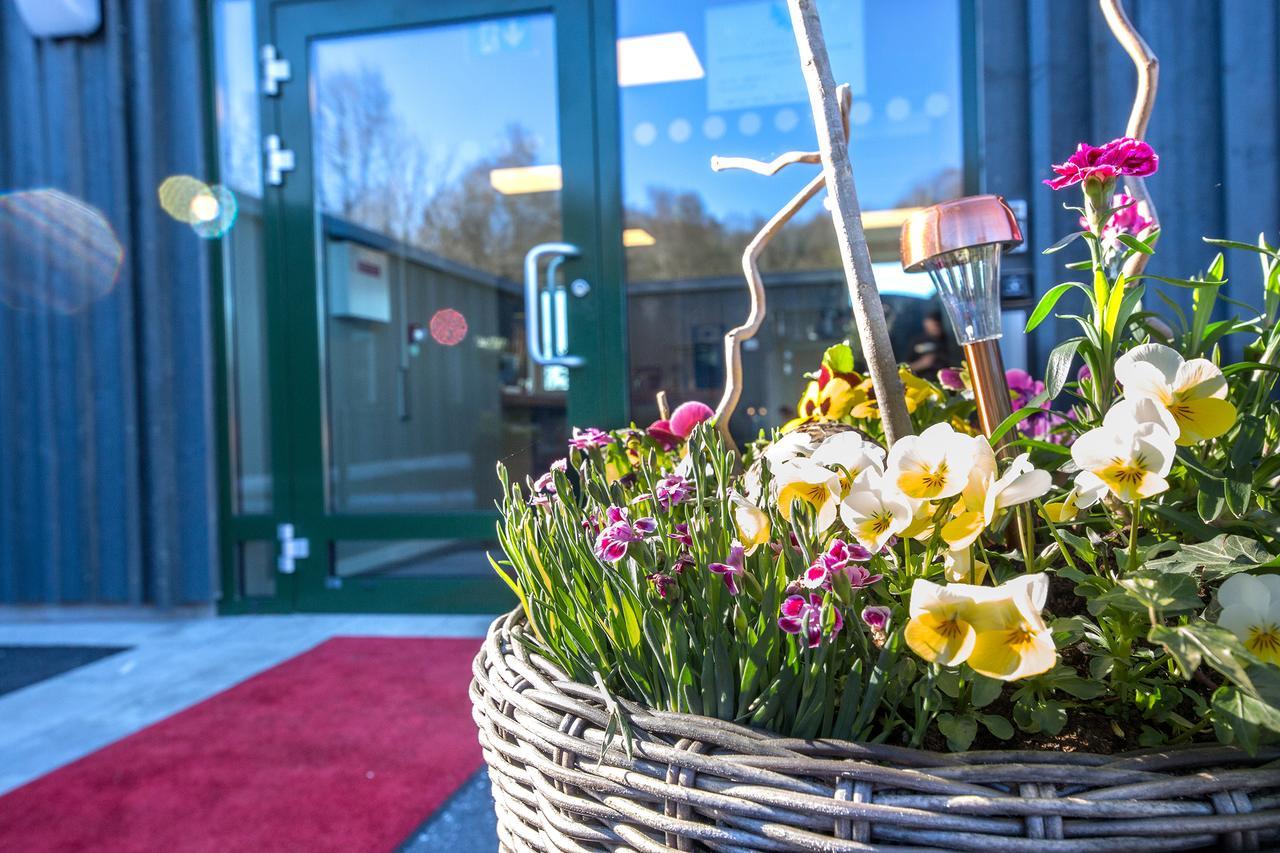 Hotell Eken Moelndal エクステリア 写真