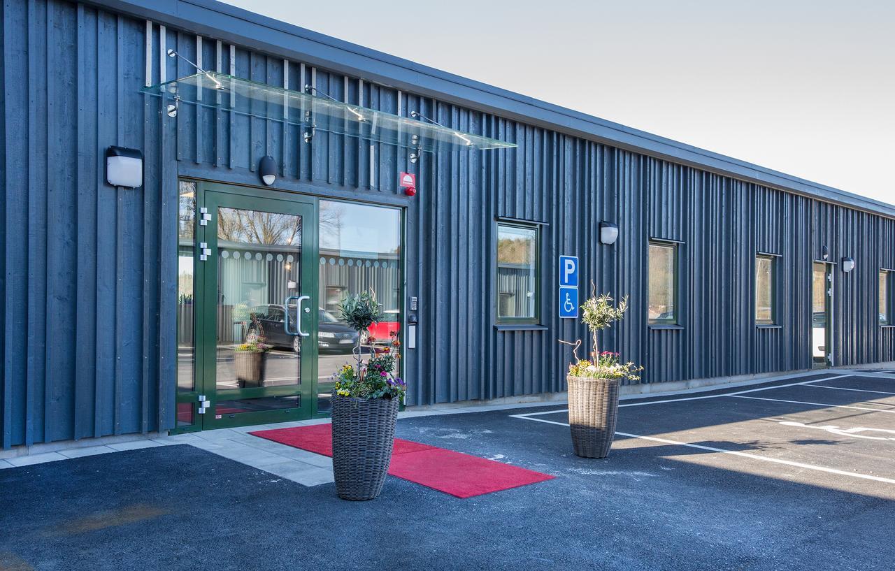 Hotell Eken Moelndal エクステリア 写真